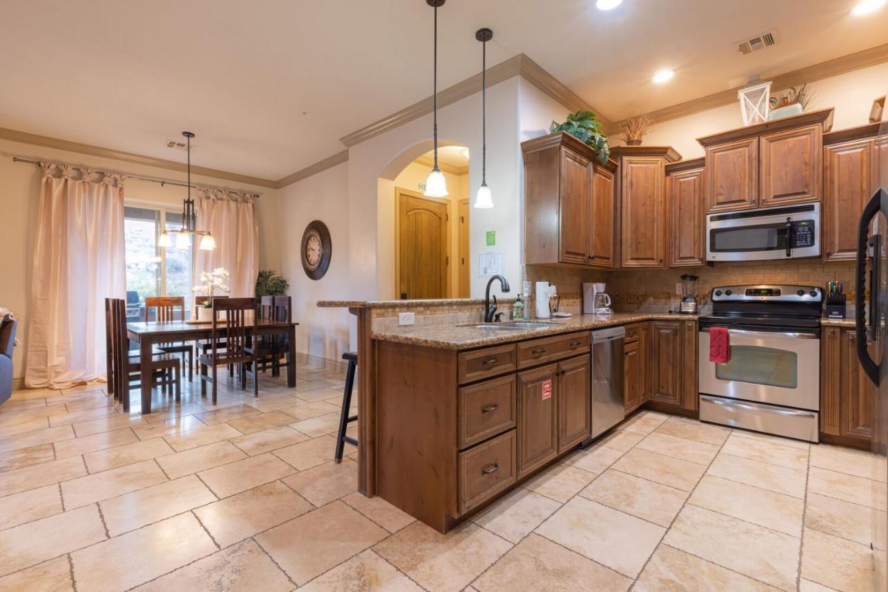D5-Coral Springs Poolside-Ground Floor 3-Bedroom Hillside View Hurricane Zimmer foto